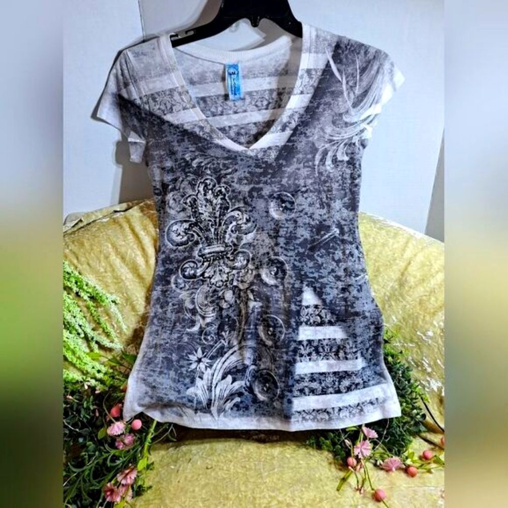 Graphic Tee California Blue  EUC